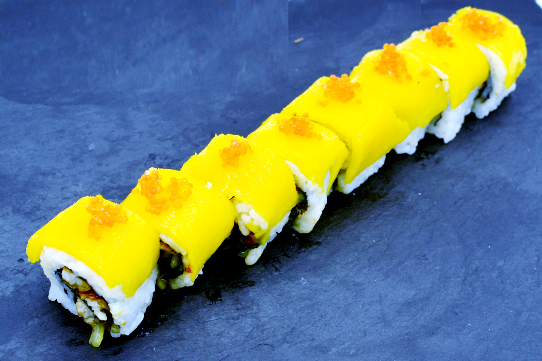 California Eel Mango Top (8 pieces) – sushikatana.co.uk